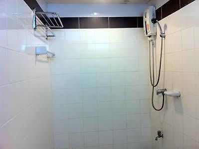 ホテル ツン サオ マンション ハートヤイ エクステリア 写真